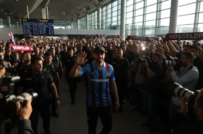 Mısırlı Yıldız Mohamed Salah Trabzonspor İçin İstanbul’da